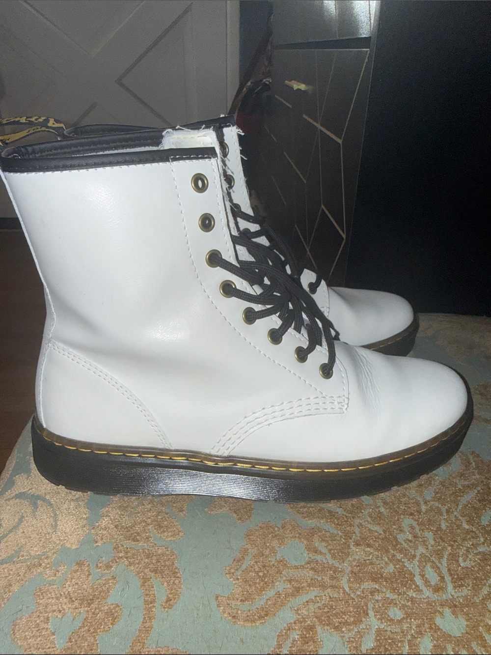 Dr. Martens White Leather Lace-Up Combat Boots with Black Trim Zavala us M9 L10